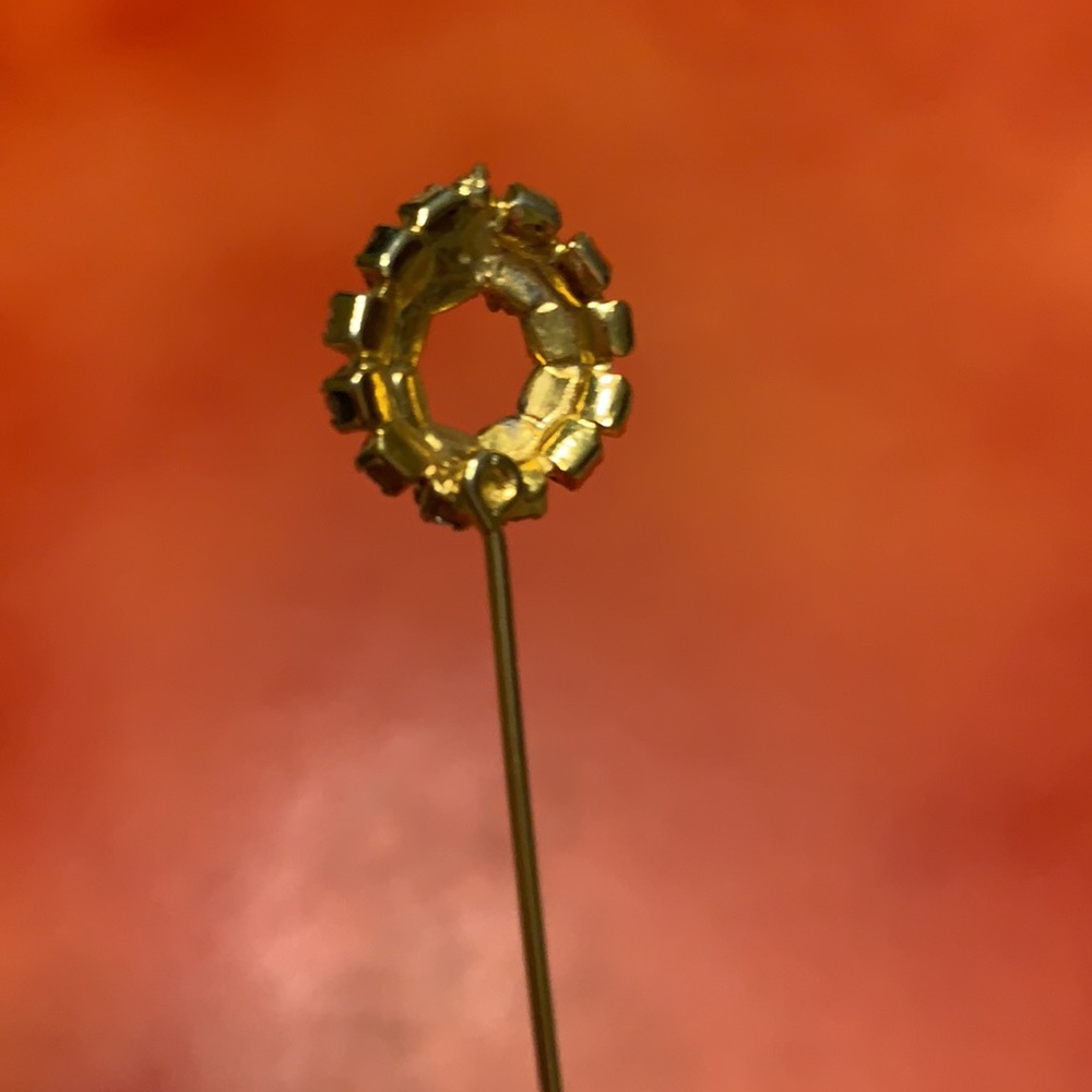 Vintage Wreath Stickpin - Picture 3 of 6